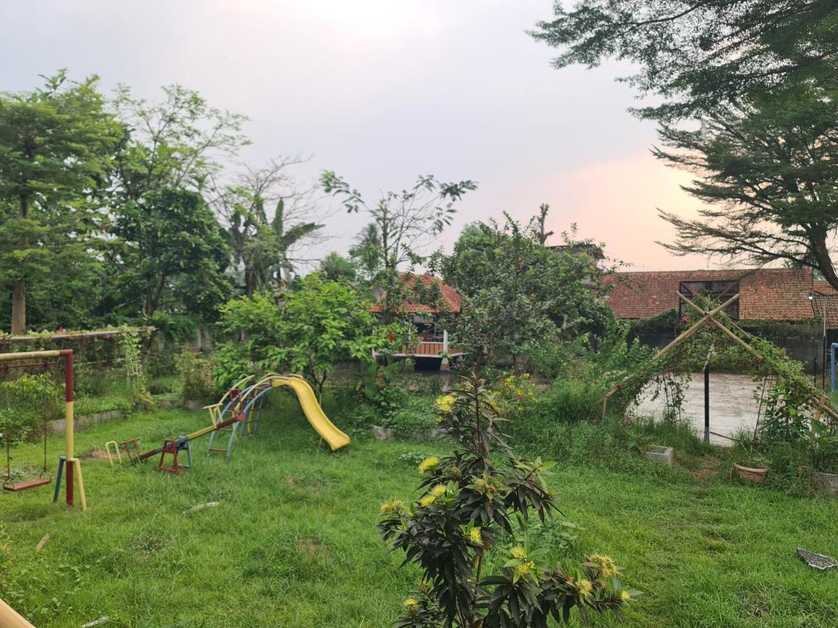Kampung Istal Villa Pamijahan Bogor Bagian luar foto